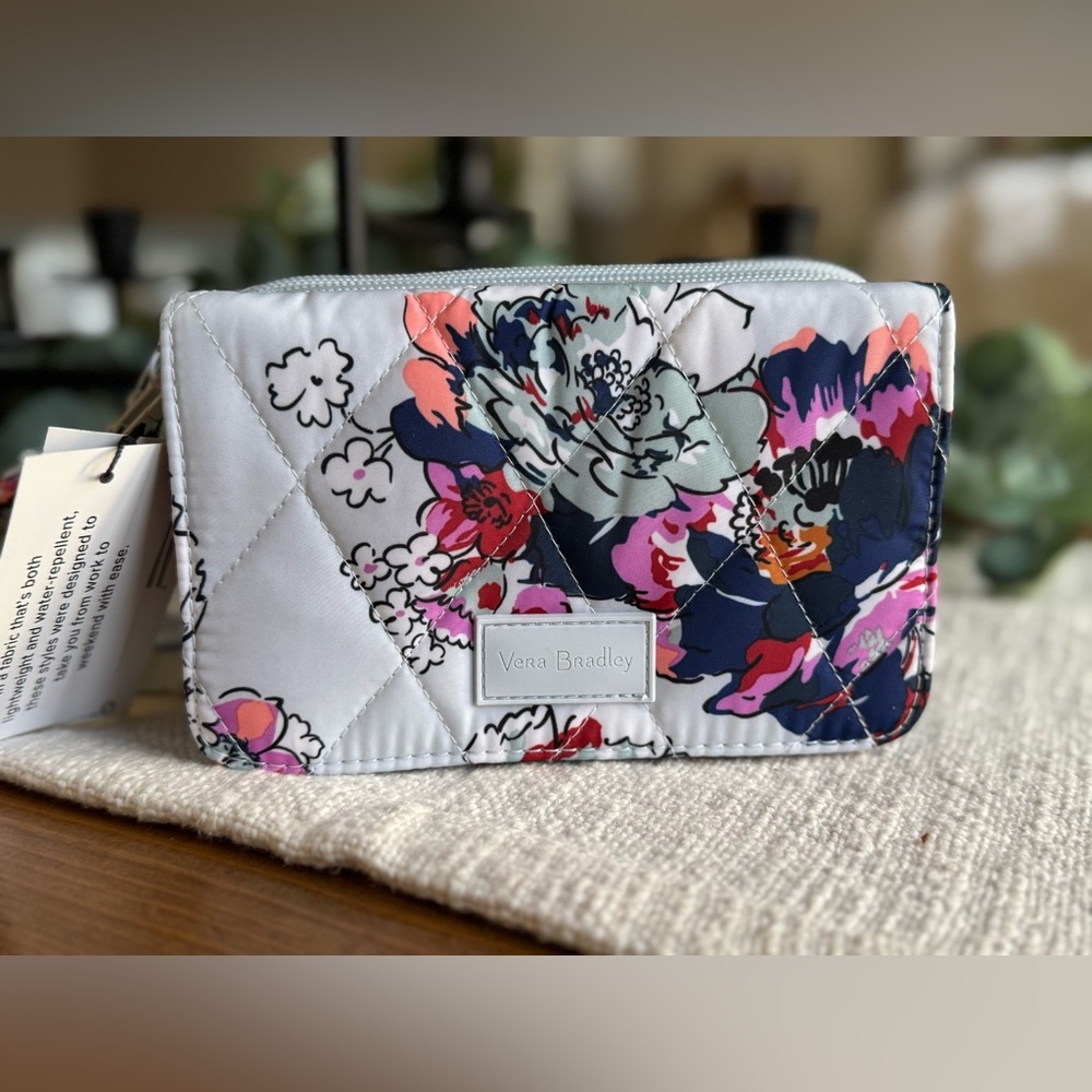 🌸 NWT - Vera Bradley Ultralight RFID 3-in-1 Crossbody Bag in Exuberant Floral